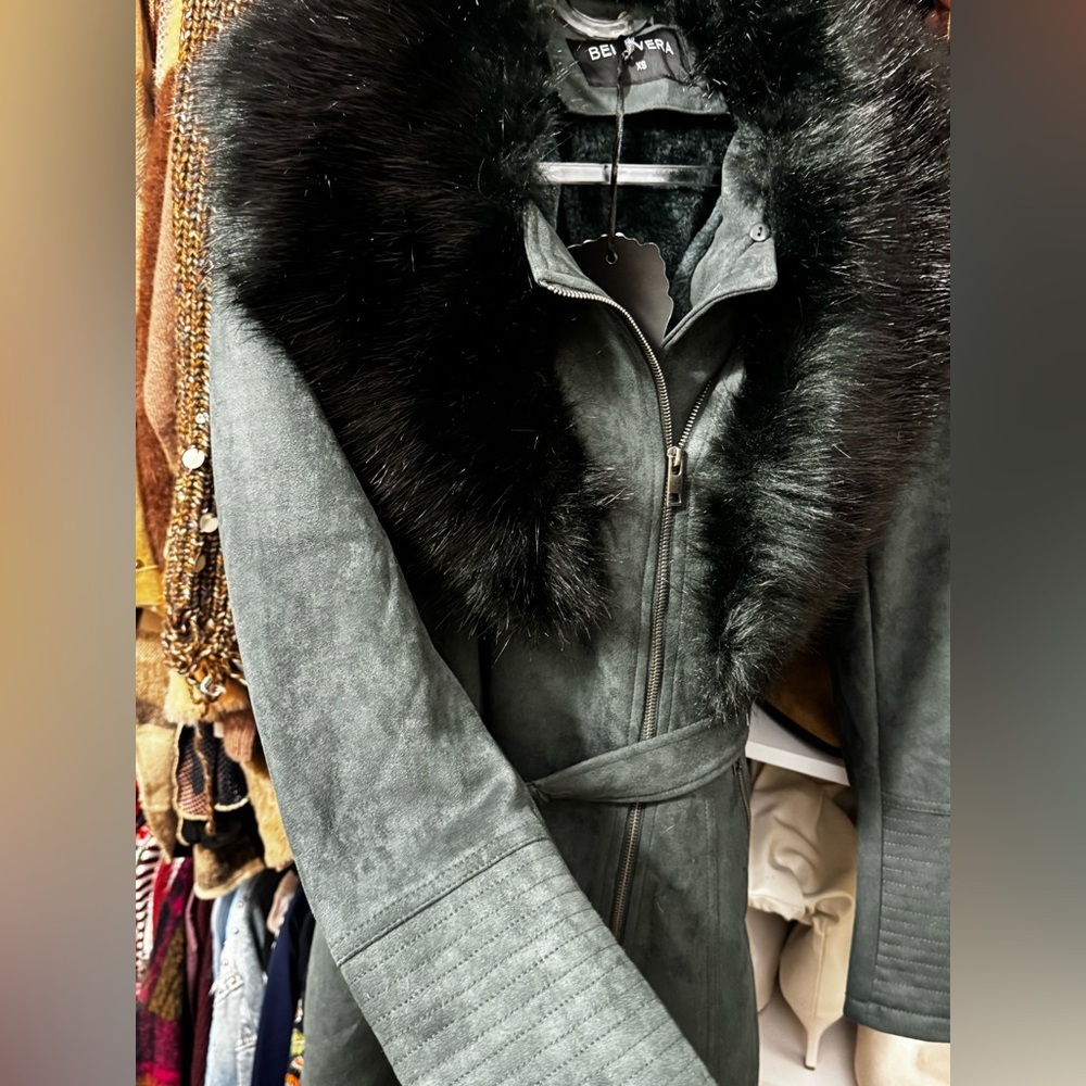 🌚▫️ Riviera Black Suede Trench Coat with Faux Fur Collar ▫️🌚 - Picture 5 of 6